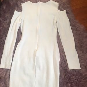 Super pretty open shoulders white dress size M